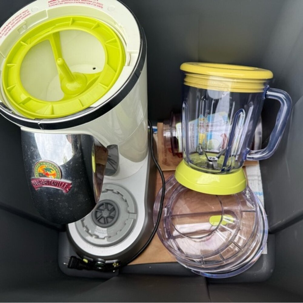 Margaritaville Blender set - Like new